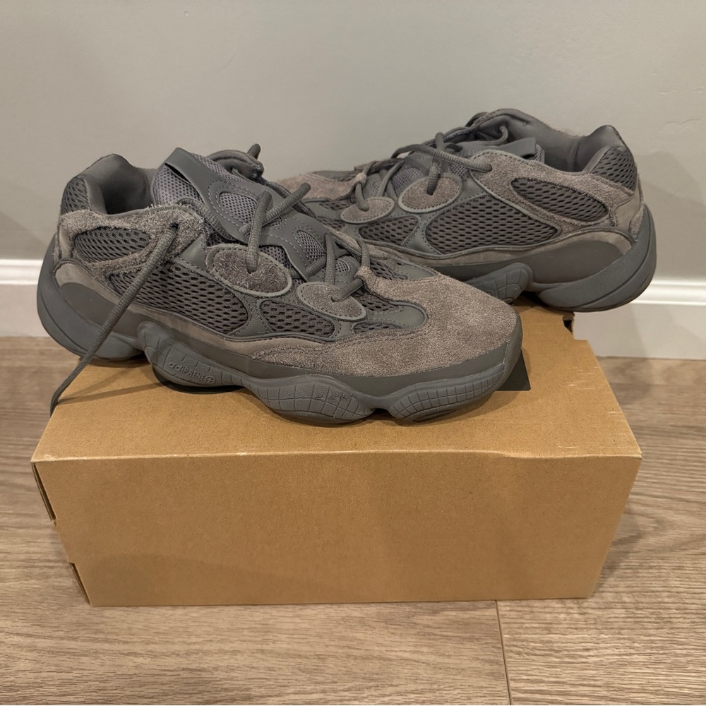 Adidas Yeezy 500 in Granite size 11